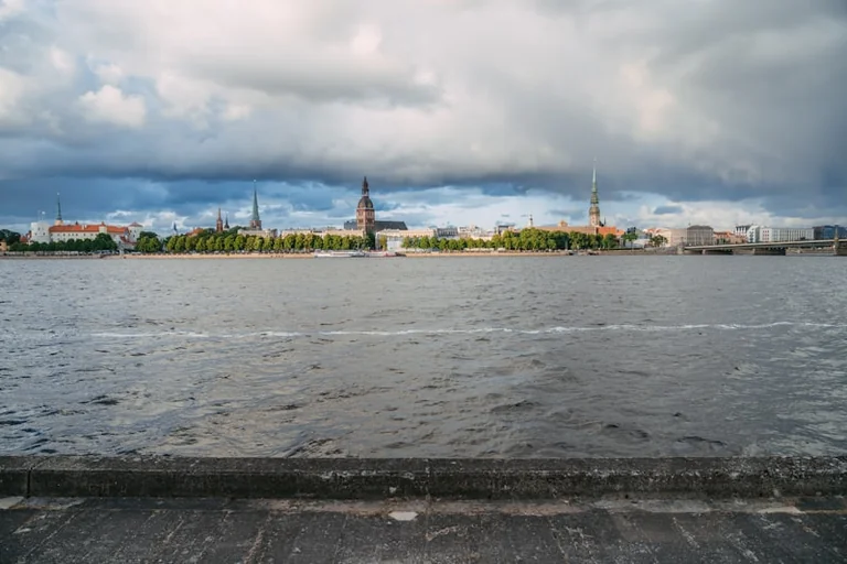 Laikapstākļi Latvijā 30. augustā: pārbaudes pirms ceļa