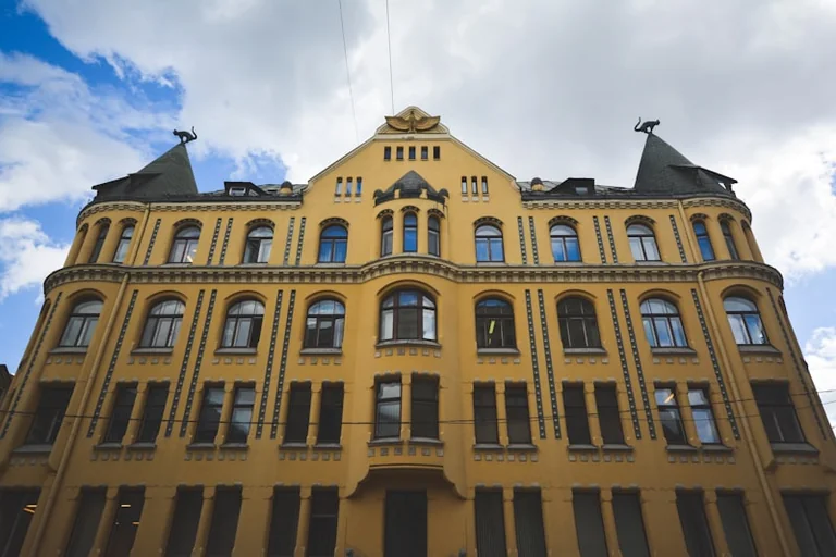 Latvijas karogs pie mājām: obligātie datumi un vēsture