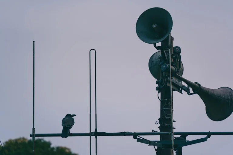 Trauksmes sirēnas Latvijā: skaidra rīcība pirmajās minūtēs