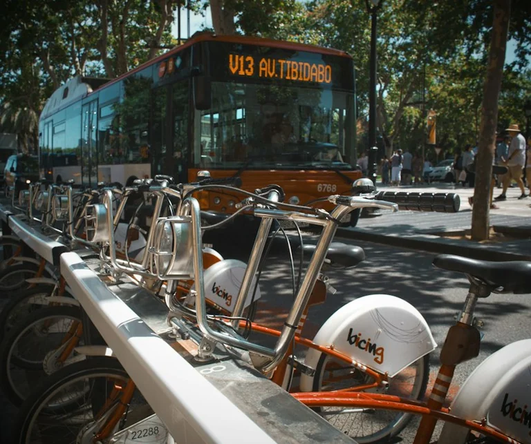 Rīgas dome plāno izmaiņas sabiedriskā transporta tarifos no 2027. gada